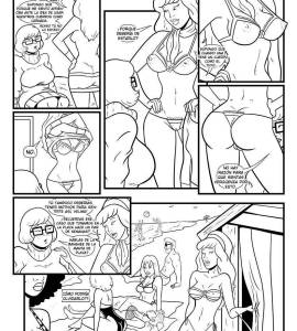 Velma & Daphne en Noche de Chicas en la Posada - ComicsPornoXXX.com